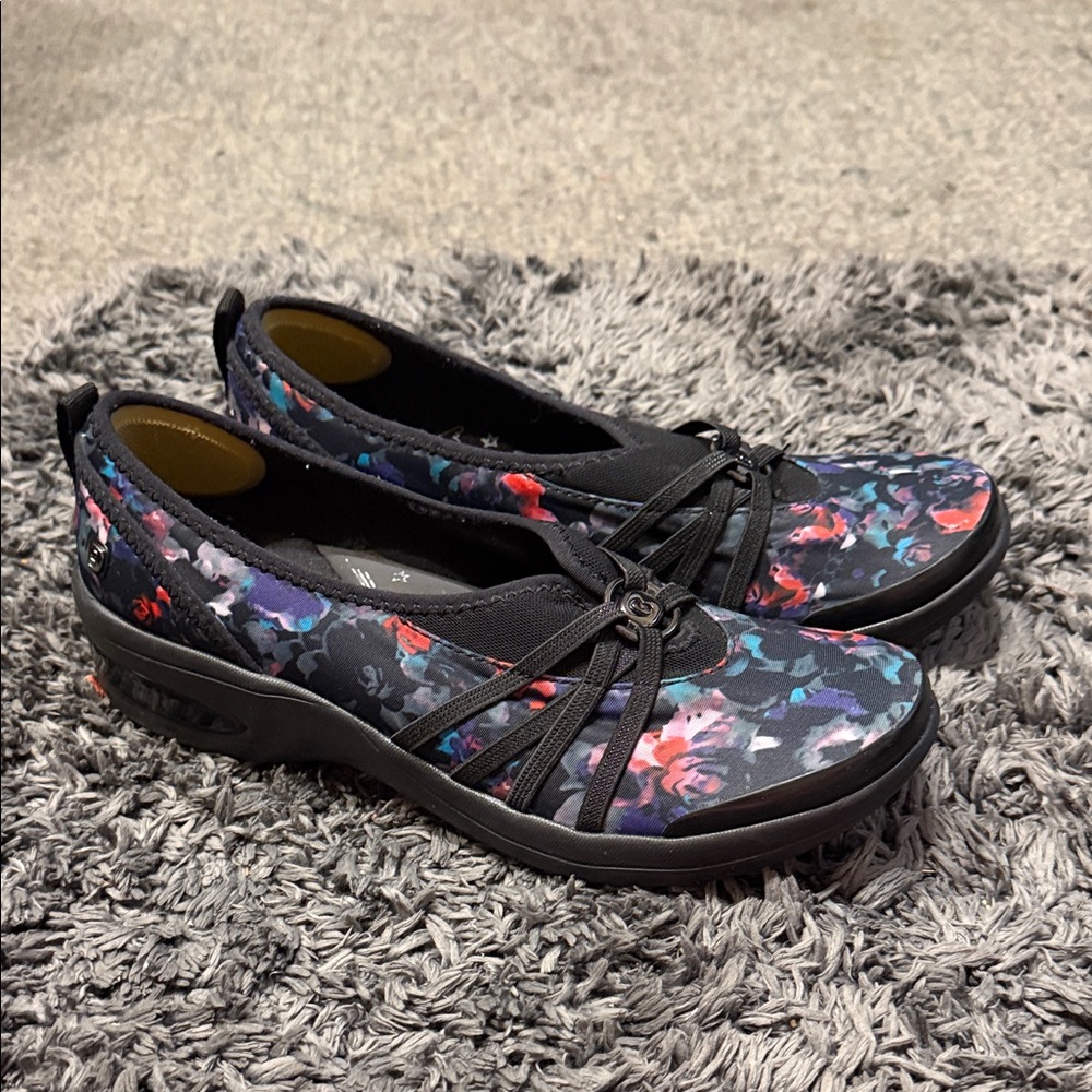 Bzees Slip on Shoes sz 9 - Picture 2 of 8